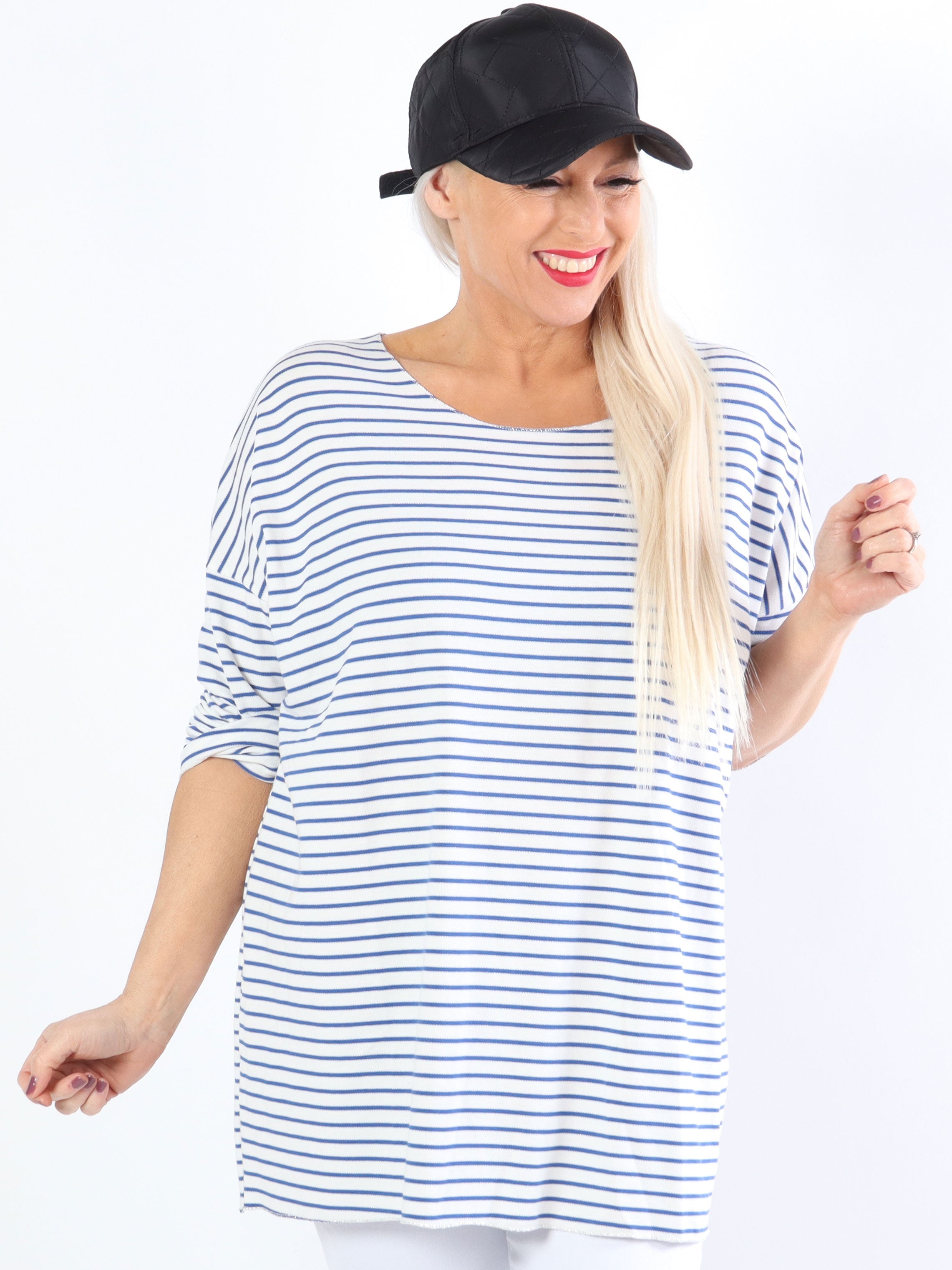 Stripe - Vit mjuk plus size blus med tunna ränder